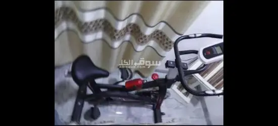 الدراجة الثابتة جهاز رياضي منزلي يشبه الدراجة العادية لكنه لا يتحرك، - 2