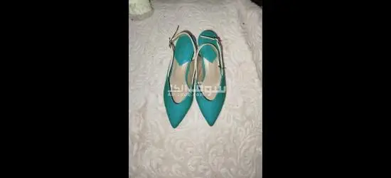 أحذية نسائية مستعمله لكن جديده